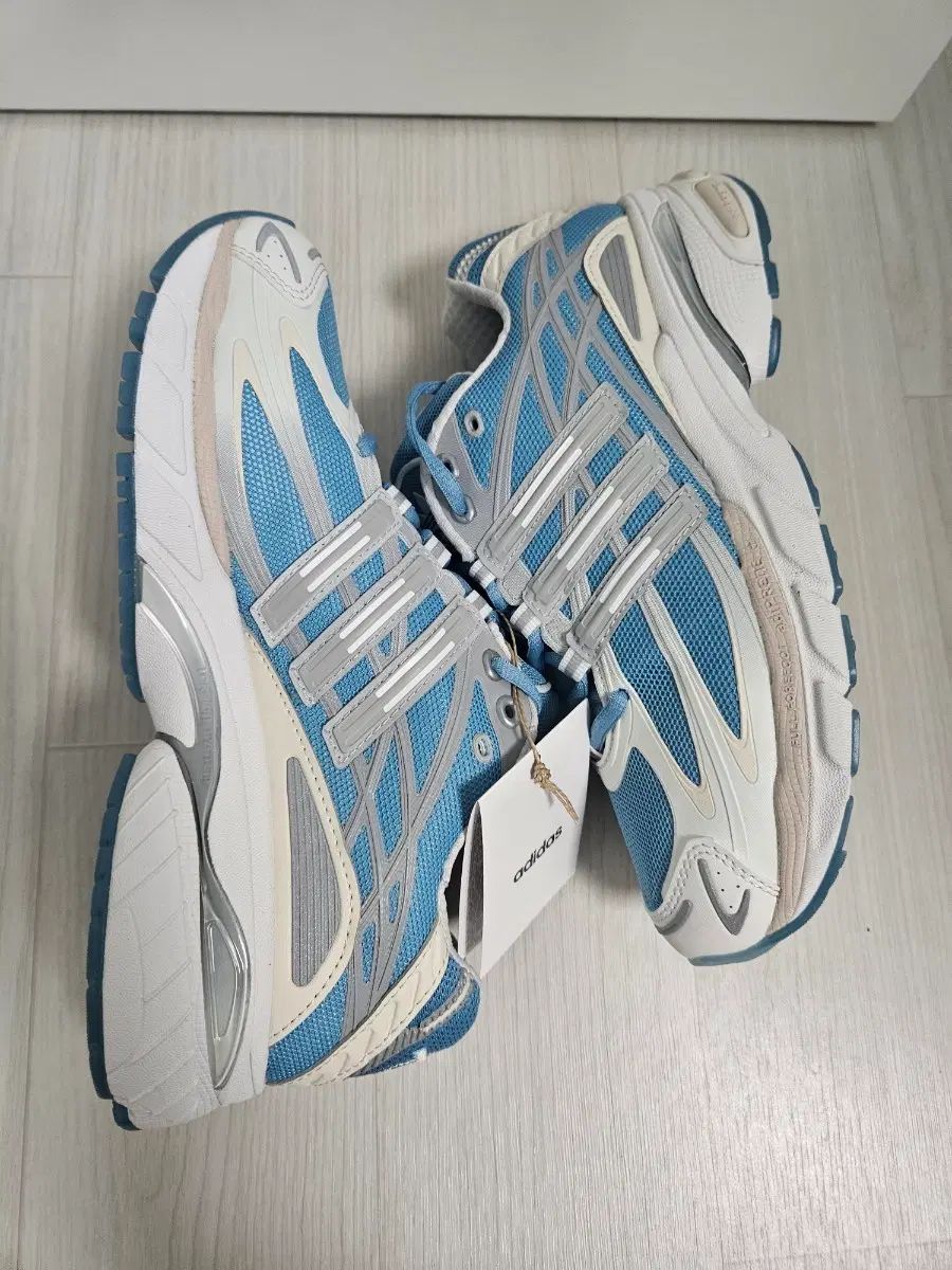 アディダス スニーカー (235 新品)