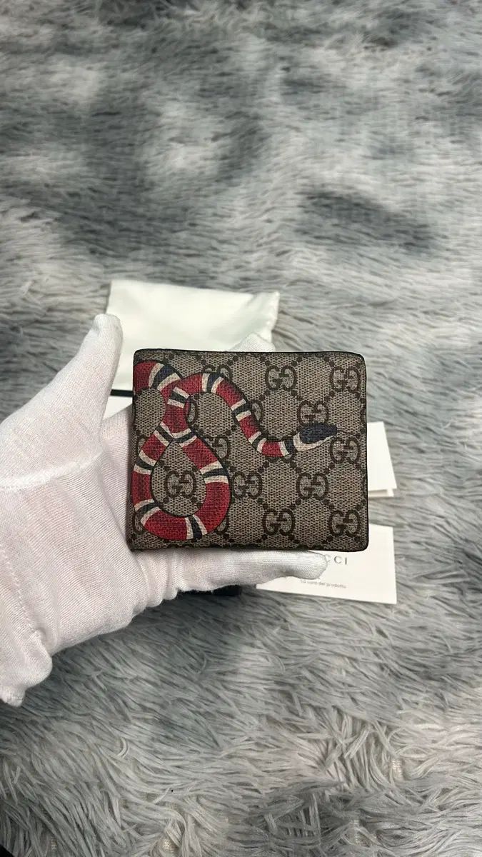 グッチ キングスネーク 二つ折り財布