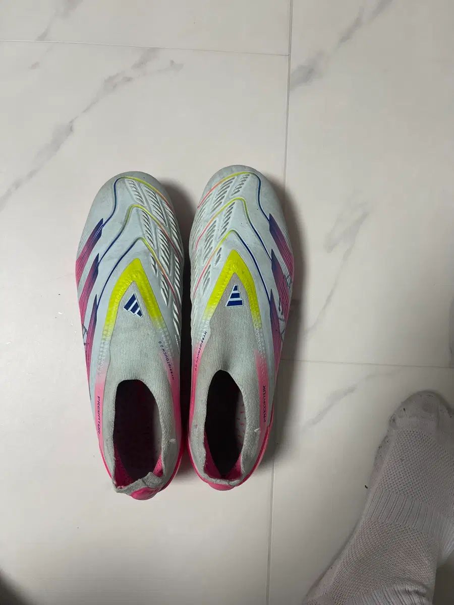 アディダス プレデター サッカーシューズ 265