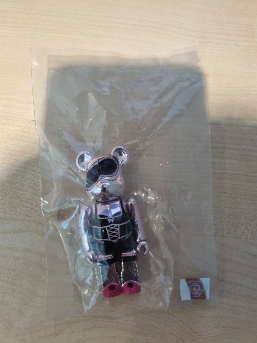 BE@RBRICK(ベアブリック) ピーチ ジョーン 100%