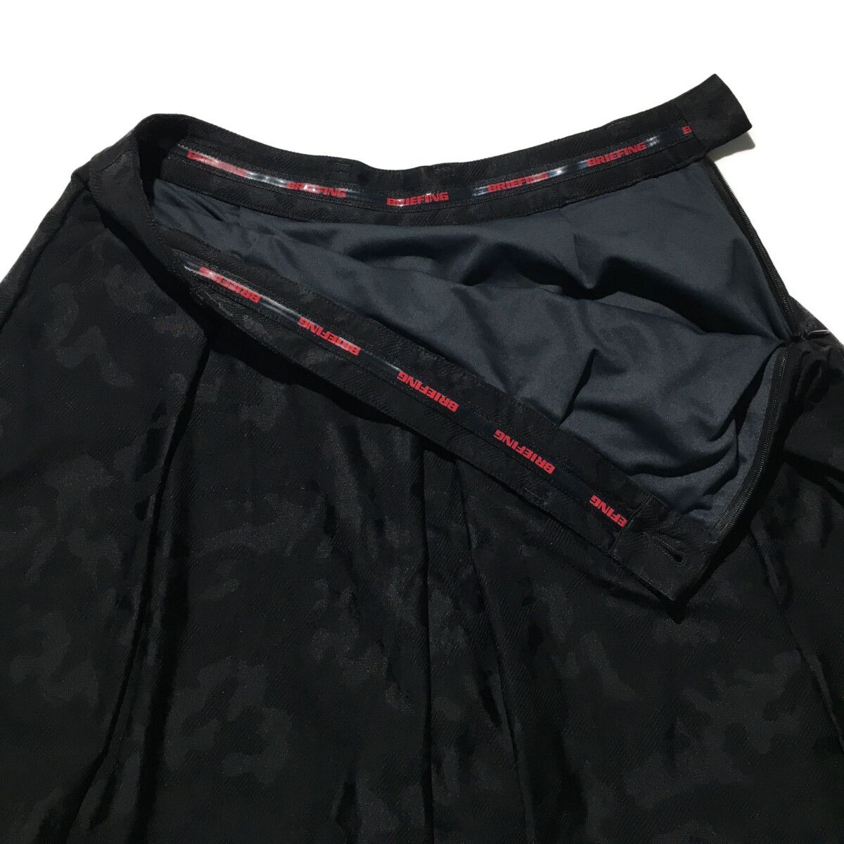 極美品✨ BRIEFING GOLF カモフラ フレアスカート ブラック 黒 S ゴルフ レディース ブリーフィング BRIEFING スカート M 黒 ブラック