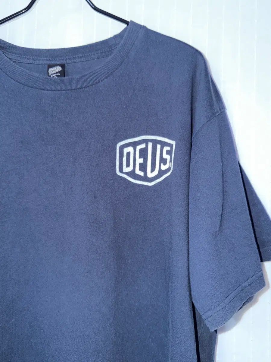 DEUS EX MACHINA ソウル カレッジ ネイビー 半袖