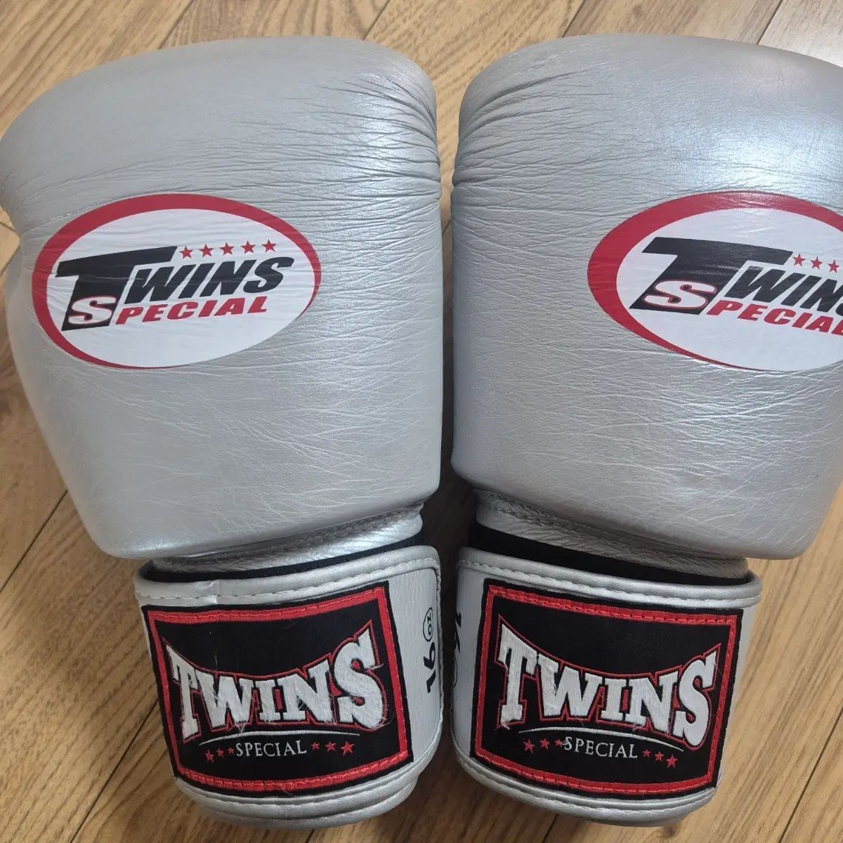 TWINS 16オンス シルバー グローブ