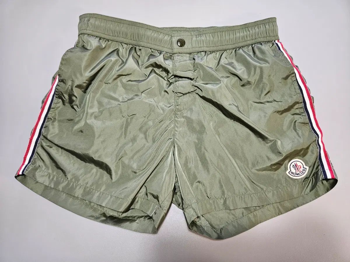 モンクレール カーキ スイムパンツ ハーフパンツ Sサイズ 20,667円