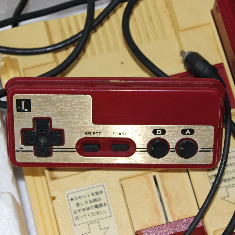 ファミコン本体（箱付き）箱付きソフト多数 まとめて21本 コンボイの謎