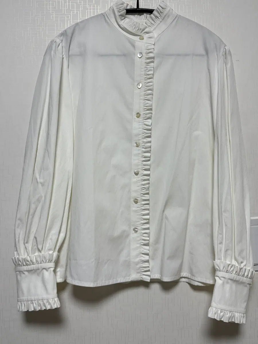 (新品)タヴ Classic フリル ブラウス 白 10,063円