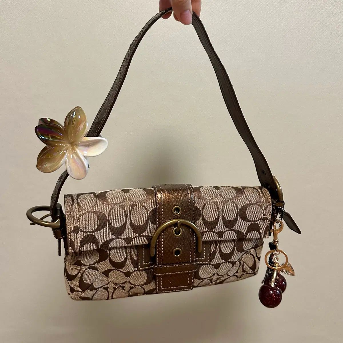 COACH シグネチャー バックル ソーホー ショルダーバッグ バケットバッグ GOLD ブラウン
