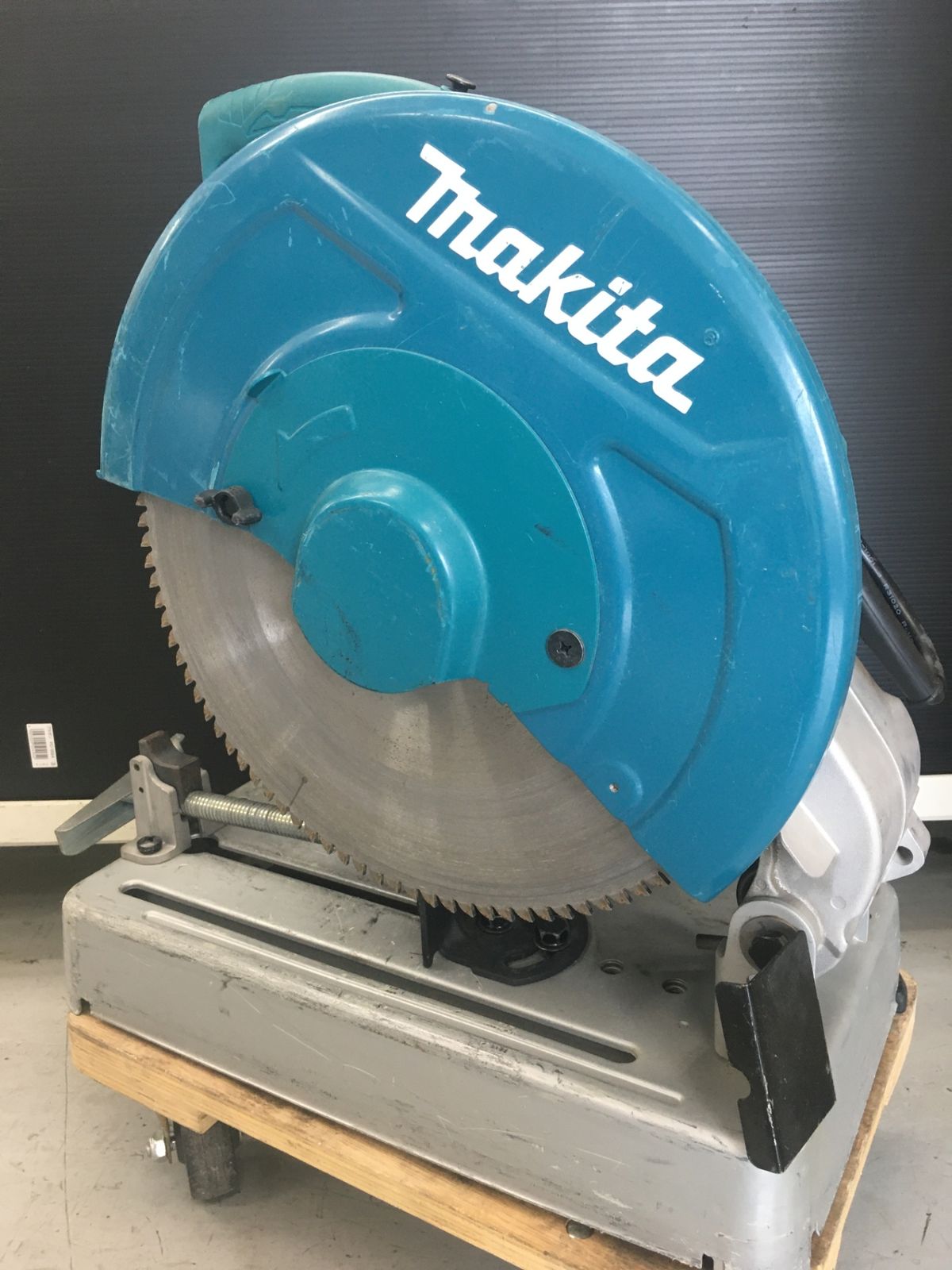 【中古品】【0906】makita(マキタ) 355㎜切断機 モデルLW1401　ITKCDL6E7R1K