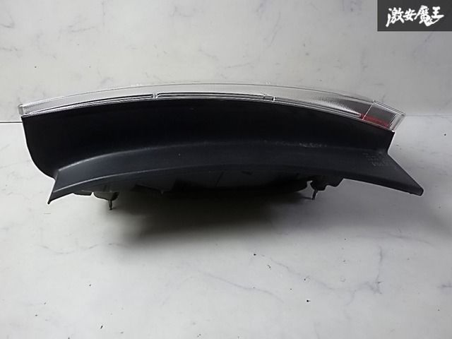 NHW20 プリウス 右側バックランプ STANLEY 47-13R 点灯OK破損無し トヨタ 純正 NHW20 20系 プリウス 前期 LED テール