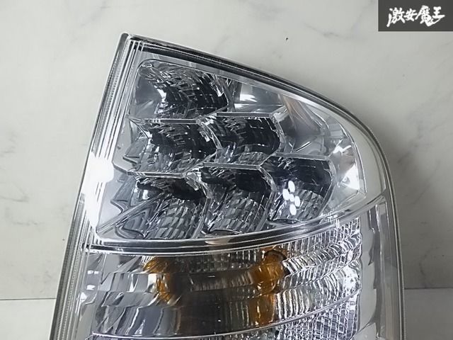 NHW20 プリウス 左側バックランプ STANLEY 47-13L 点灯OK破損無し トヨタ 純正 NHW20 20系 プリウス 前期 LED テール