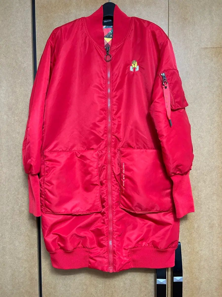 ナイキ 新品 レッド ブルゾン ジャケット M