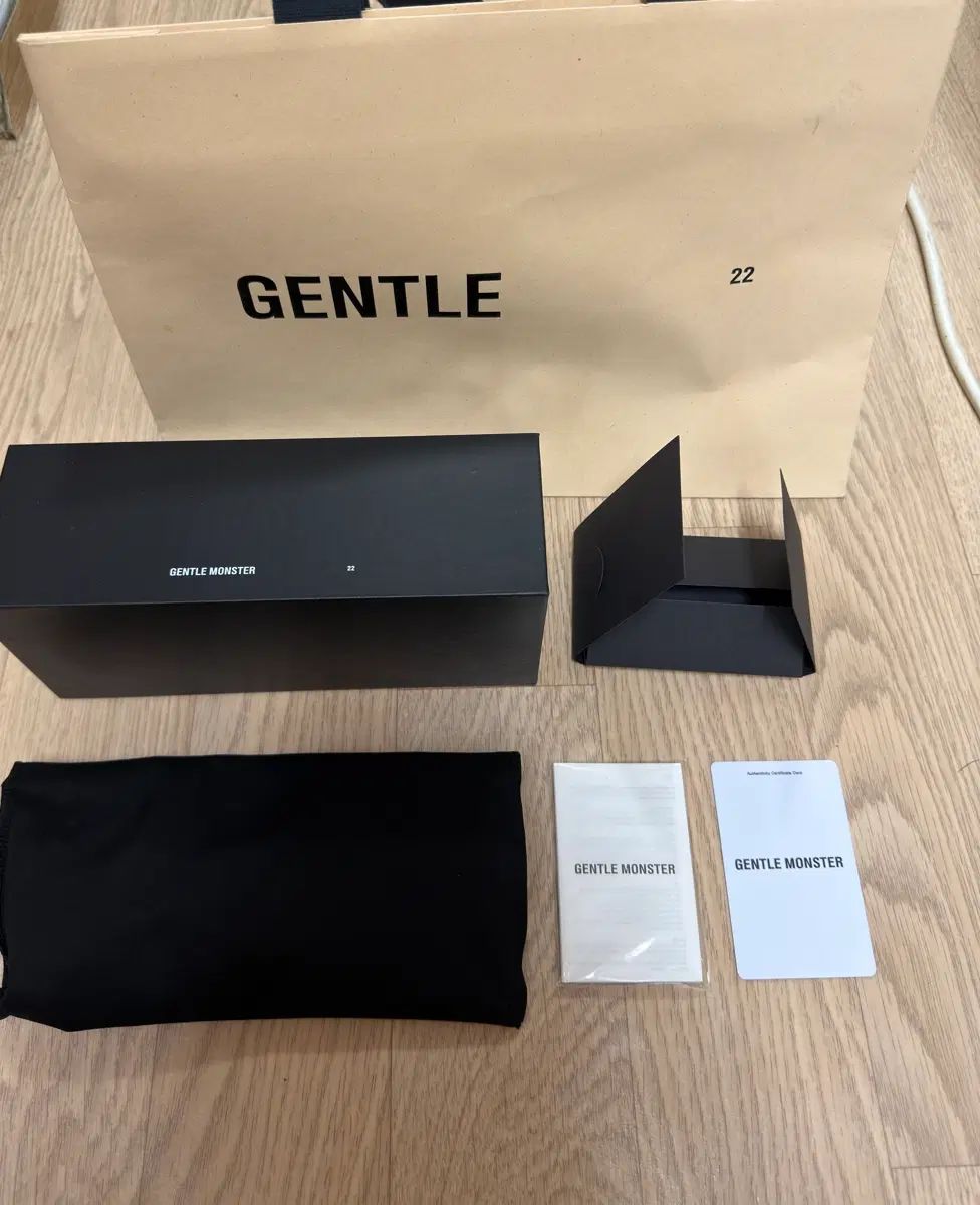 GENTLE MONSTER(ジェントルモンスター) × LIBERTY : IN OUR COSMOS リーX 031 (GOLD) メガネ フルセット 19,600円