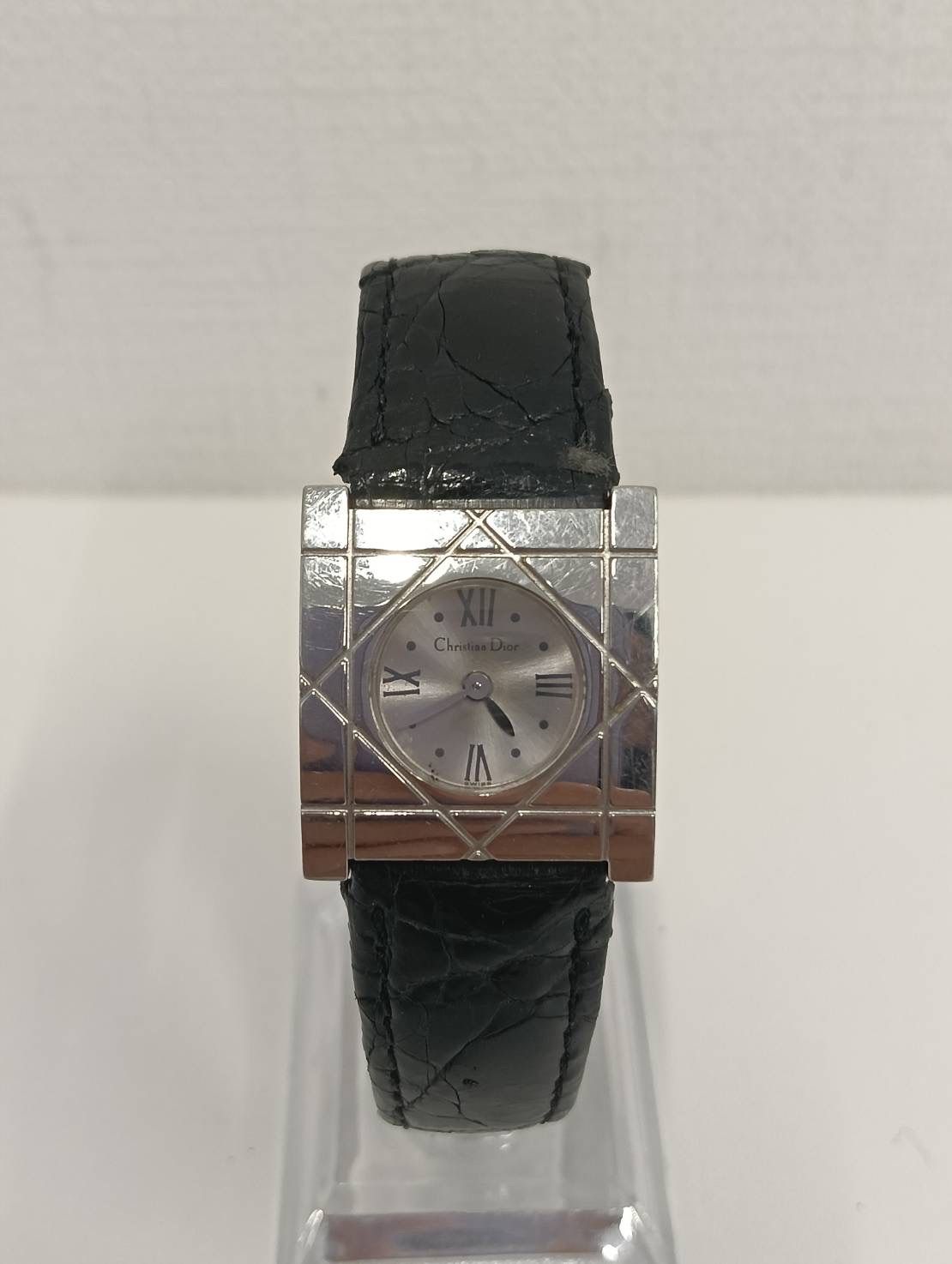 【中古品】 Christian Diorクリスチャンディオール クールカレ 腕時計 D82-100 クオーツ シルバー×黒ブラックベルト 時計 現状品 22,350円