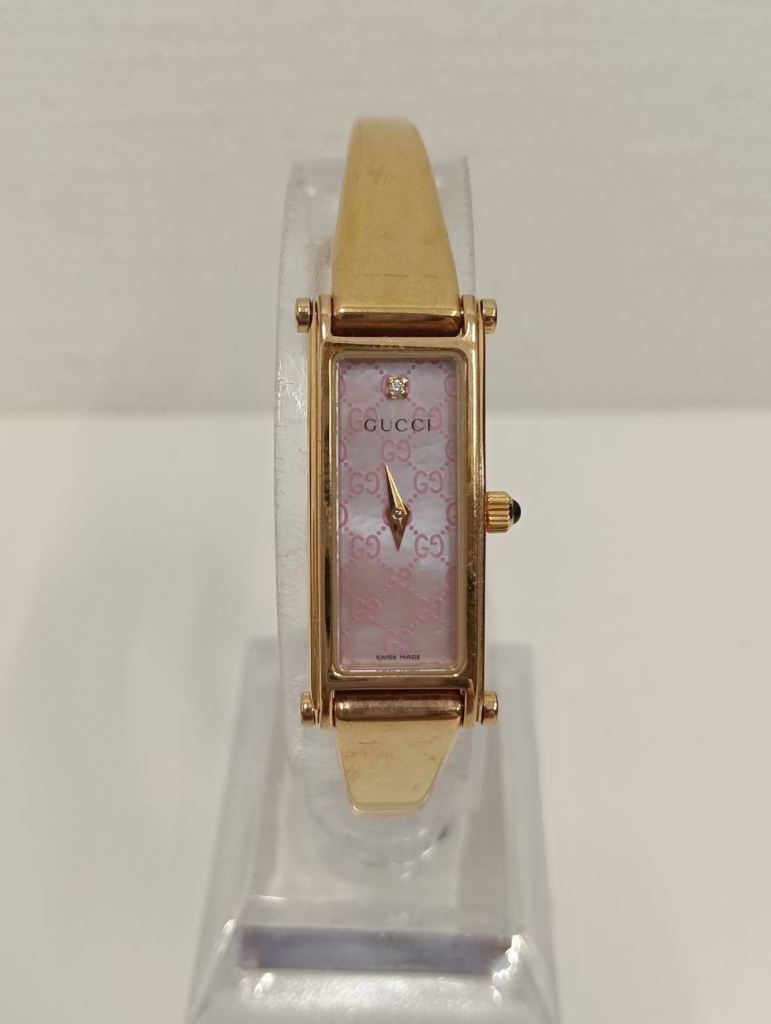 【中古品】 GUCCIグッチ ブレスウォッチ 腕時計 1500L クオーツ ゴールド ステンレス ピンクシェル文字盤 時計 箱 ケース付き 現状品