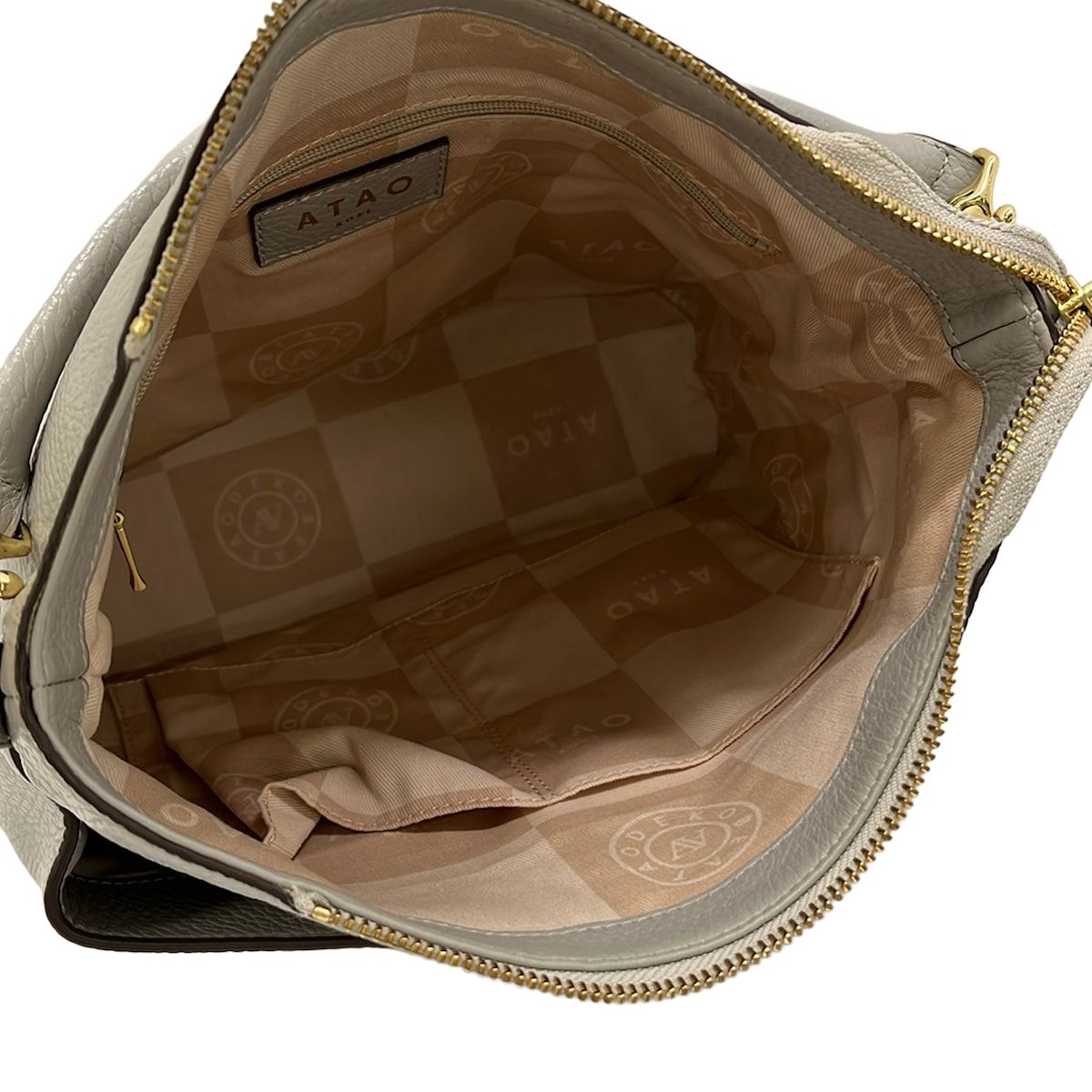 https://assets.mercari-shops-static.com/-/large/plain/2JV6R3wgYXr3obPxkfyE4q.jpg@jpg