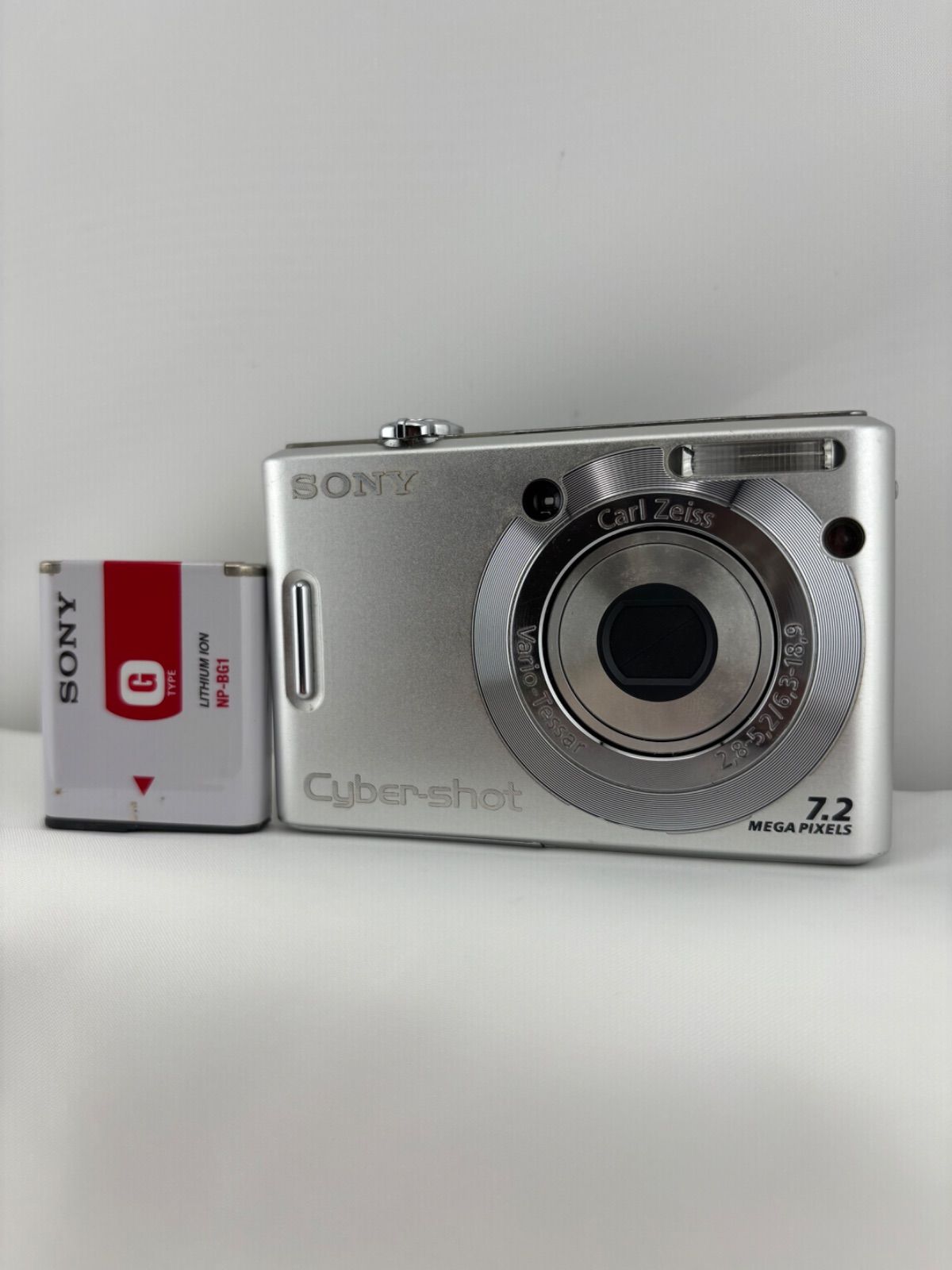 【完動品】SONY Cyber-shot DSC-W35 コンデジ シルバー 2192【動作品】 SONY Cyber-shot DSC-W35 シルバー ソニー