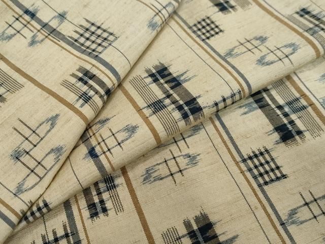 平和屋着物●上質な紬　琉球絣文様　正絹　逸品　DABI2761ud