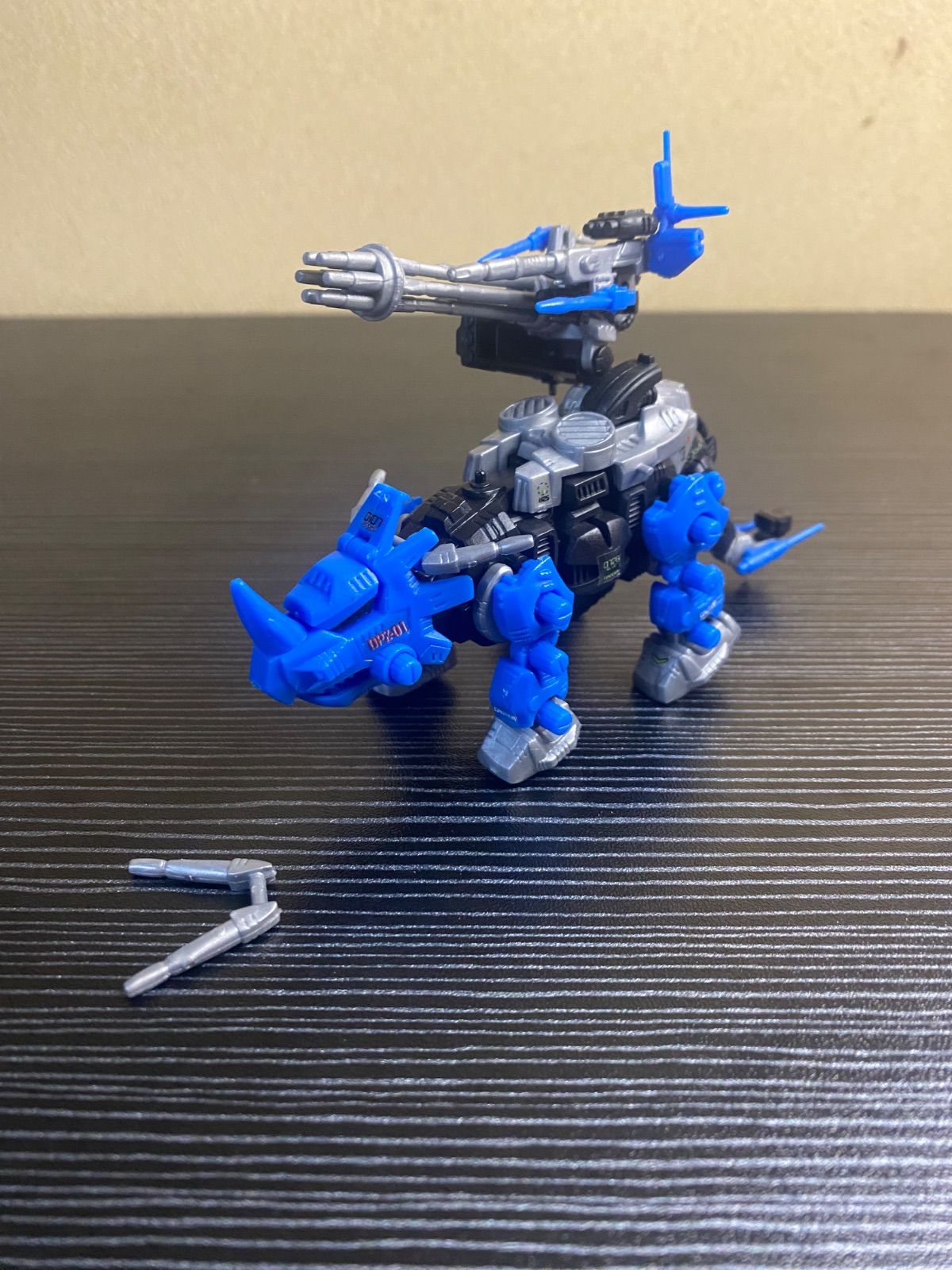 【中古(破損有り)】ゾイド　プラモデル　ダークホーン