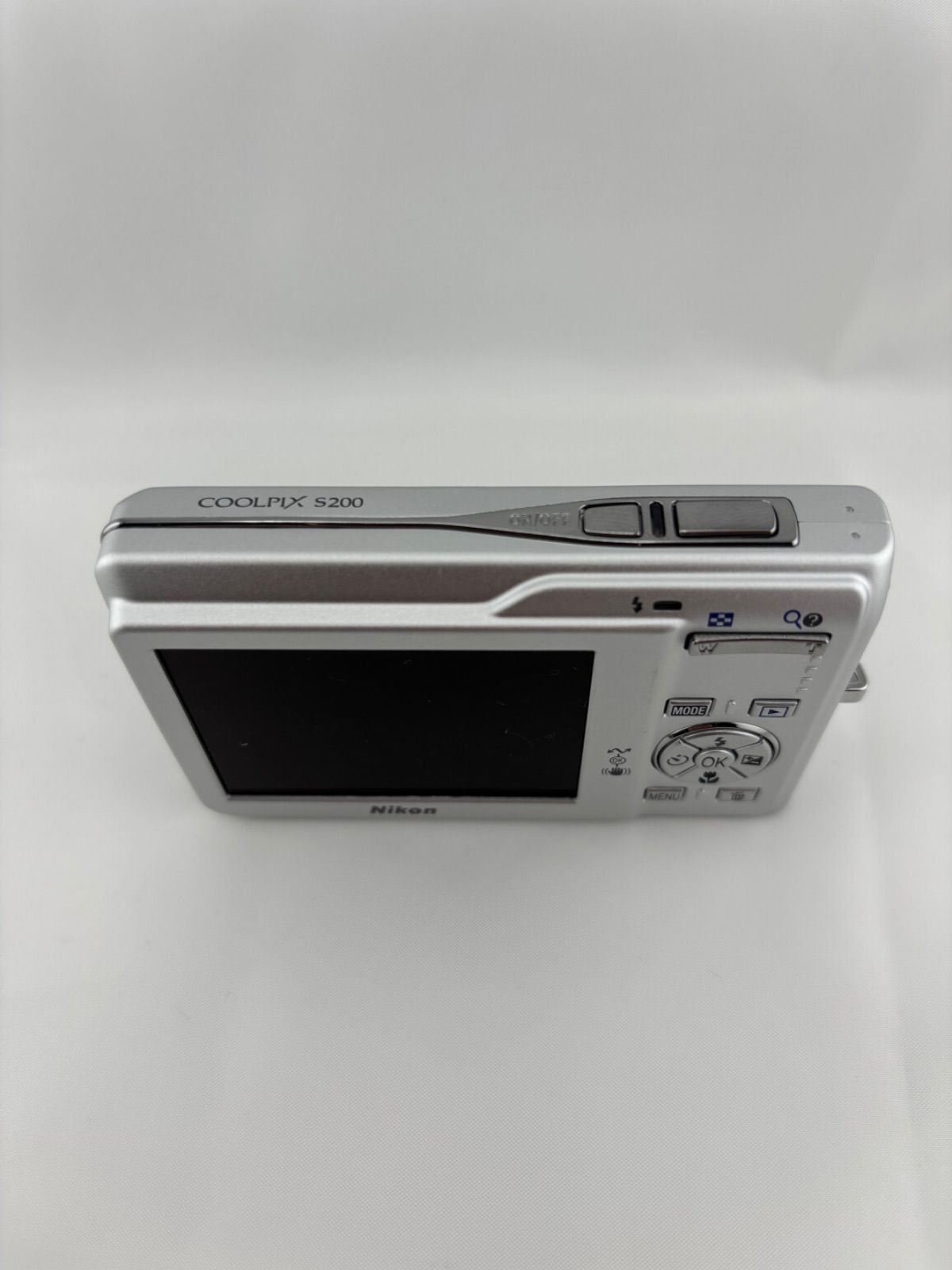 (美品)Nikon COOLPIX S200 シルバー 動作品 2193【美品、動作確認済み】 Nikon COOLPIX S200 シルバー ニコン
