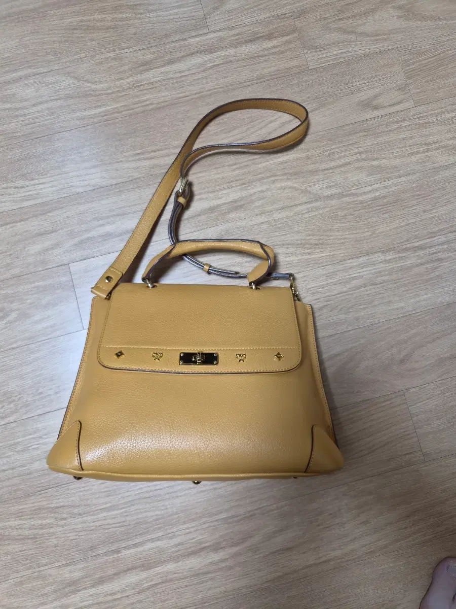 MCM トートバッグ ショルダーバッグ マスタード色