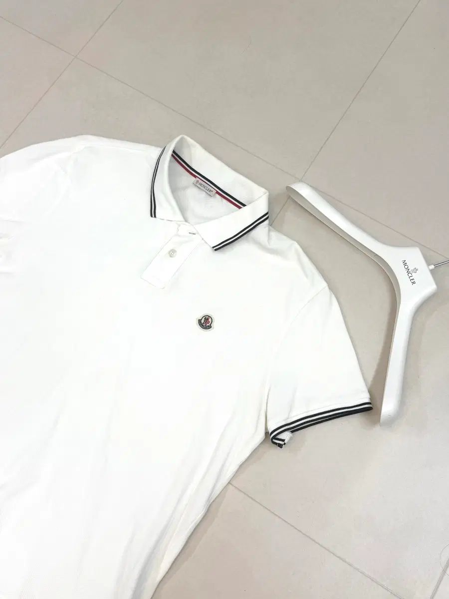 当日発送/服ハンガー含む XL モンクレール ワッペン カラーTシャツ XL