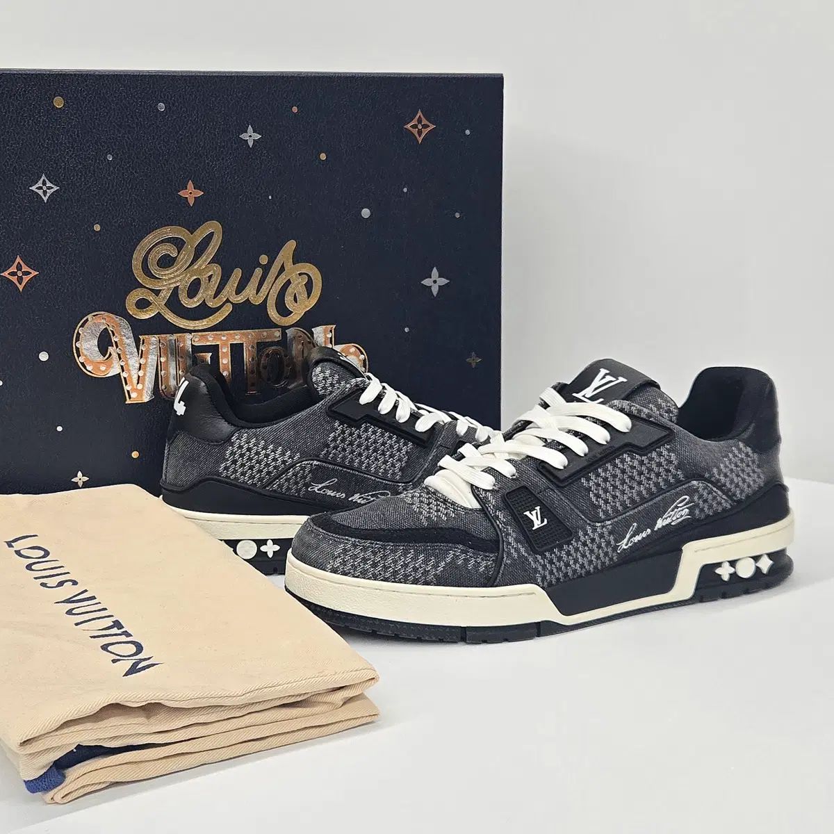 { 6 } ルイヴィトン LV ダミエ トレーナー スニーカー 106,483円
