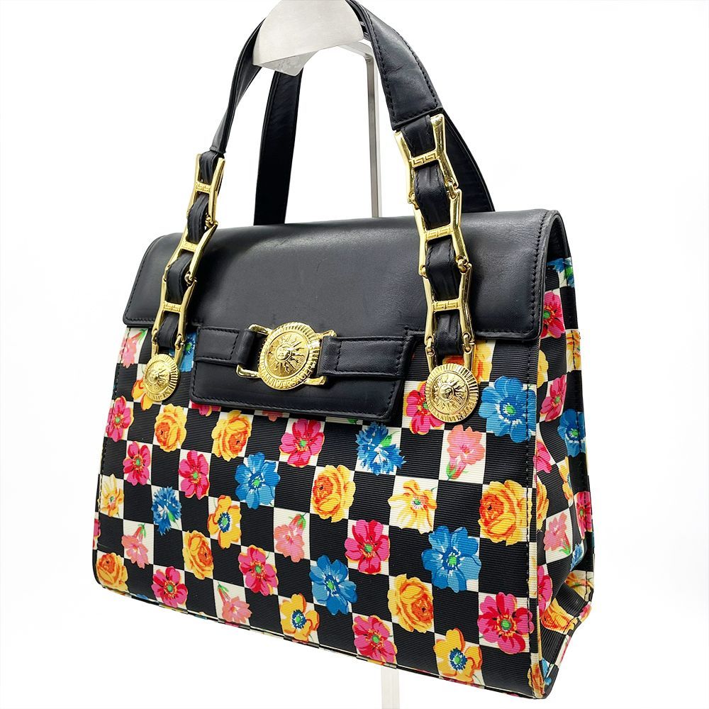 GIANNI VERSACE ヴェルサーチ ハンドバッグ サンバースト 花柄 ブラック マルチカラー ナイロン レザー ヴィンテージ 太陽神 ゴールド金具 フラップ かばん 高級 エレガント 希少 レア ギフト プレゼント 22,499円