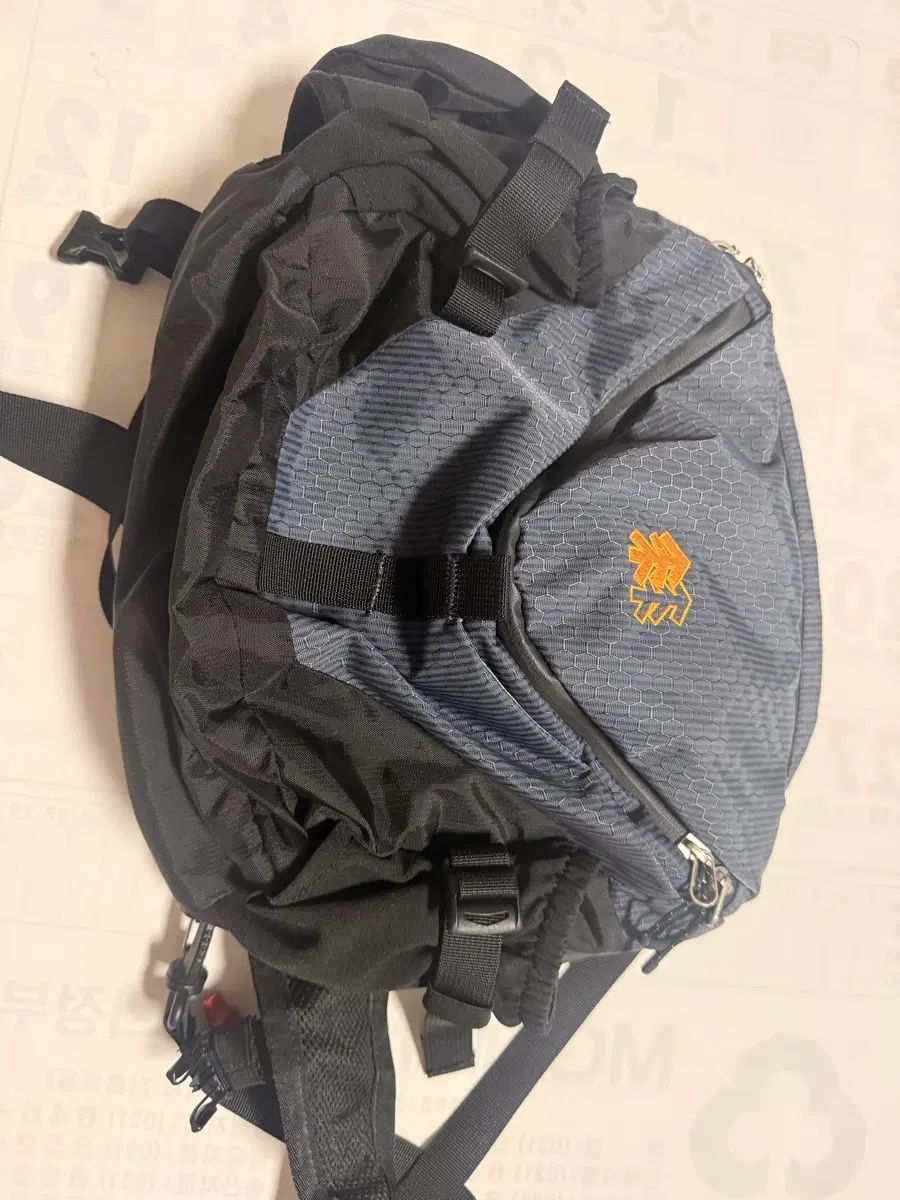 コーロンスポーツ ヒップバッグ 登山バッグ ブラック/ネイビー 1回使用