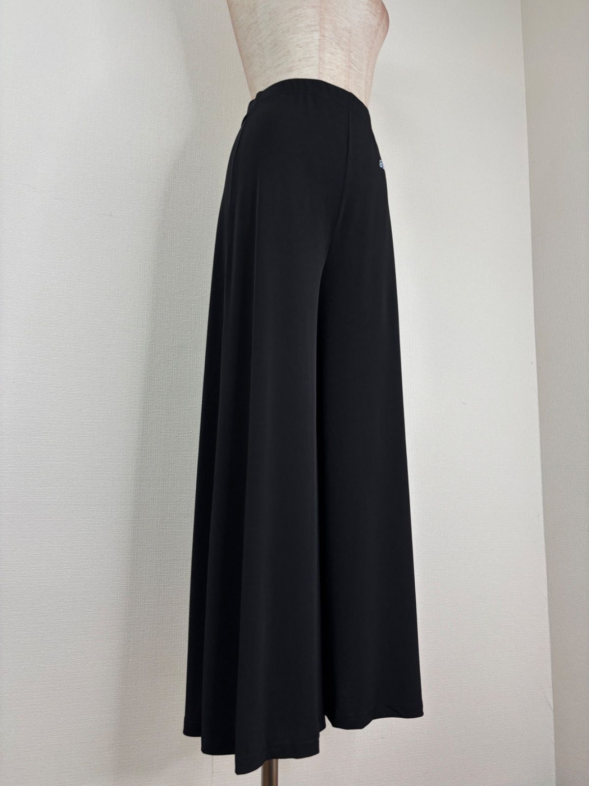 【ジョーゼット】新品 社交ダンス シンプル　ワイドフレア パンツ 黒 R075 ジョーゼット】新品 社交ダンス シンプル ワイドフレア パンツ 黒 R075