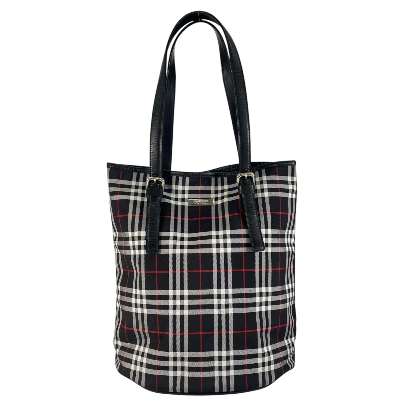 【新着】BURBERRY ノバチェック ブルーレーベル レザー、ナイロンキャンバス ブラック、ホワイト、レッド トートバッグ シルバー 20,020円