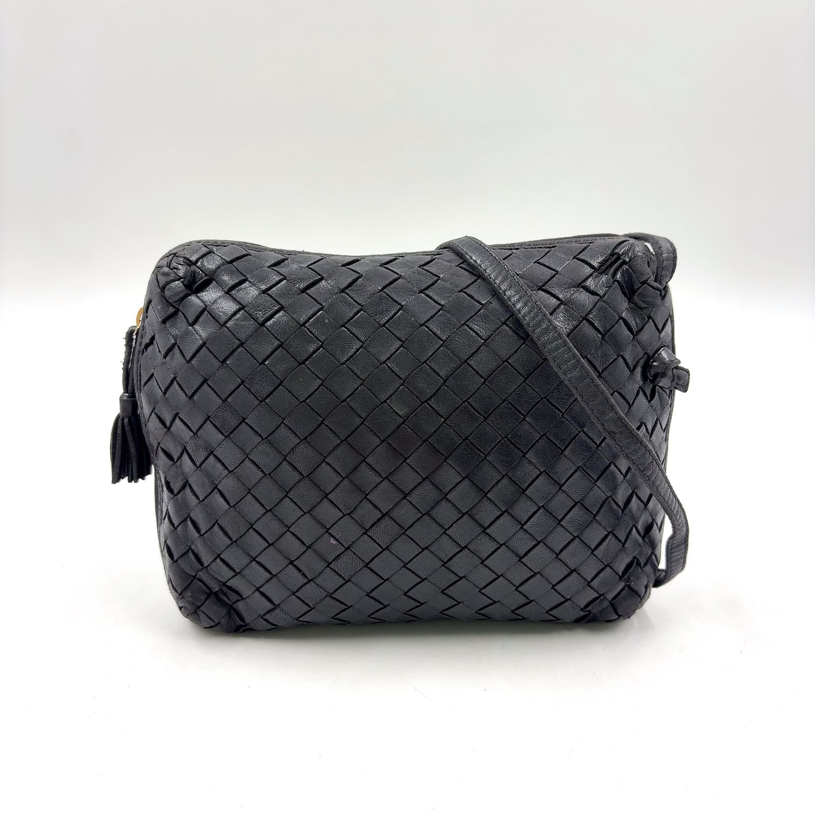 【新着】BOTTEGA VENETA イントレチャート レザー ブラック ショルダーバッグ ゴールド