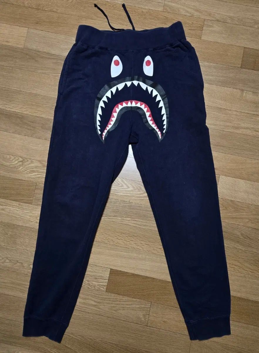 正規品 A BATHING APE アベイシングエイプ シャーク ジョガーパンツ M(30 32)