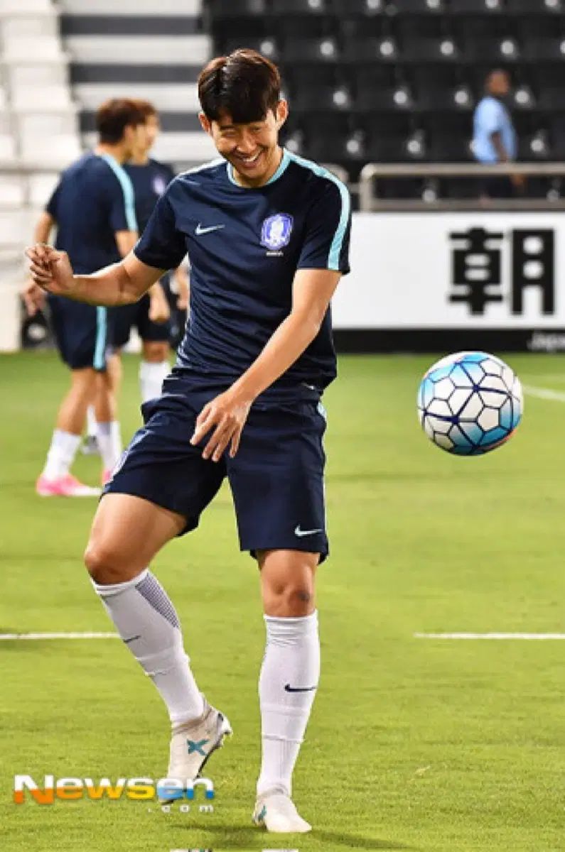 16-18 NIKE コリア サッカー 韓国国家代表チーム 韓国国家代表 トレーニングウエア トップス L (100)