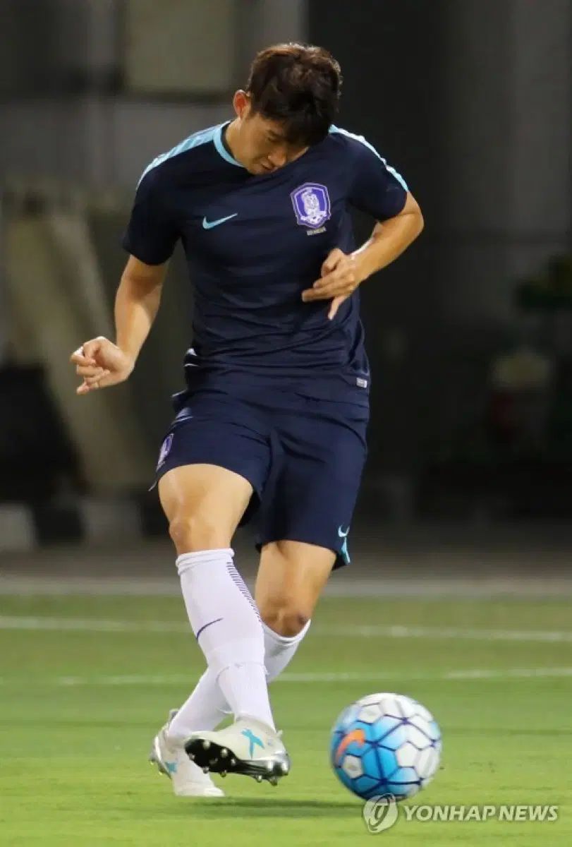 16-18 NIKE コリア サッカー 韓国国家代表チーム 韓国国家代表 トレーニングウエア トップス L (100)