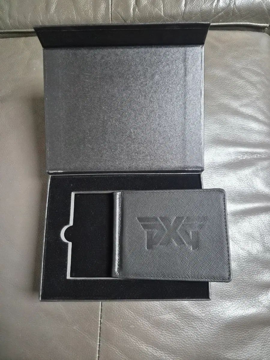 PXG マネークリップ ブラック 新品