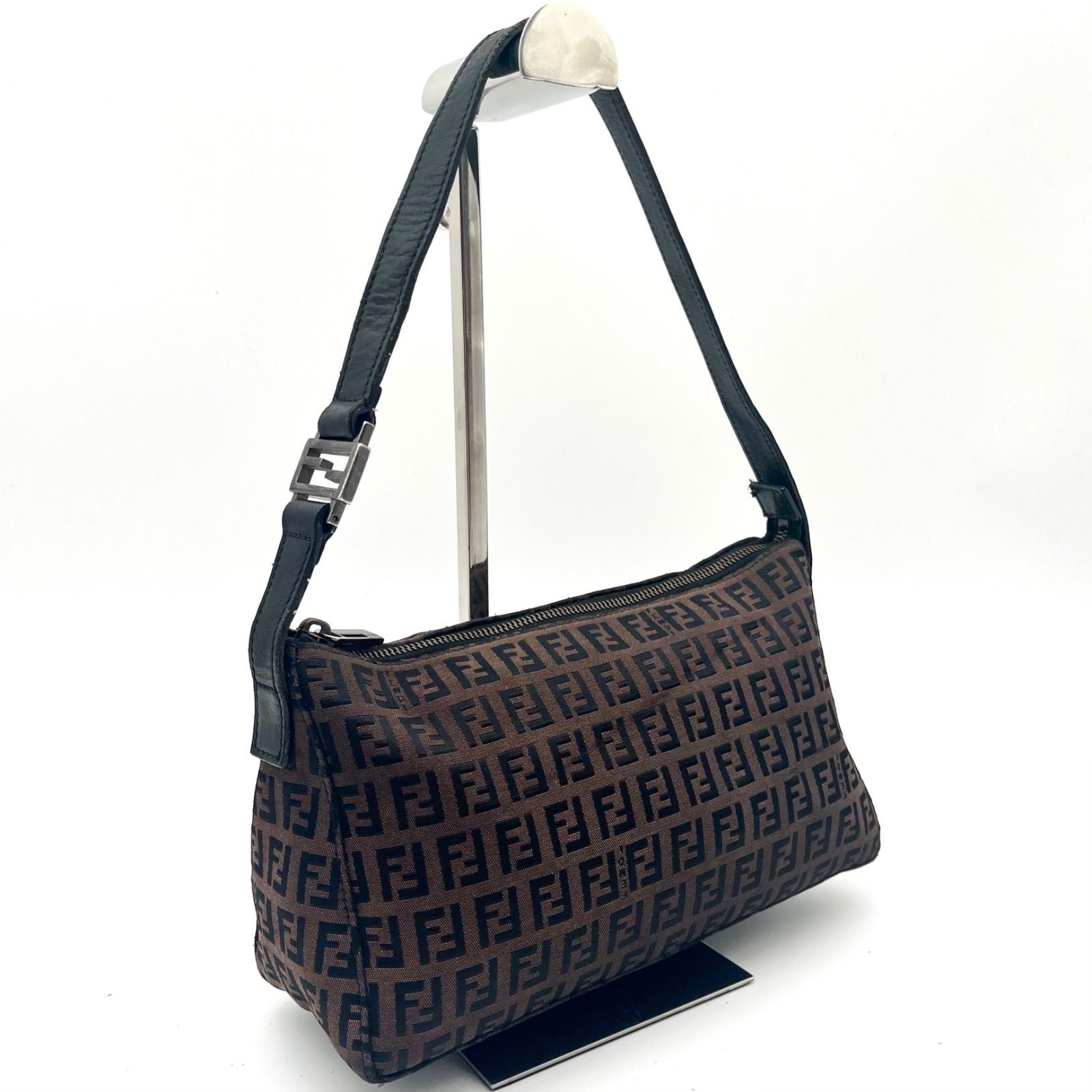 FENDI フェンディ ズッキーノ柄 FF金具 アクセサリーポーチ ハンドバッグ ショルダーバッグ ブラック 8BR444