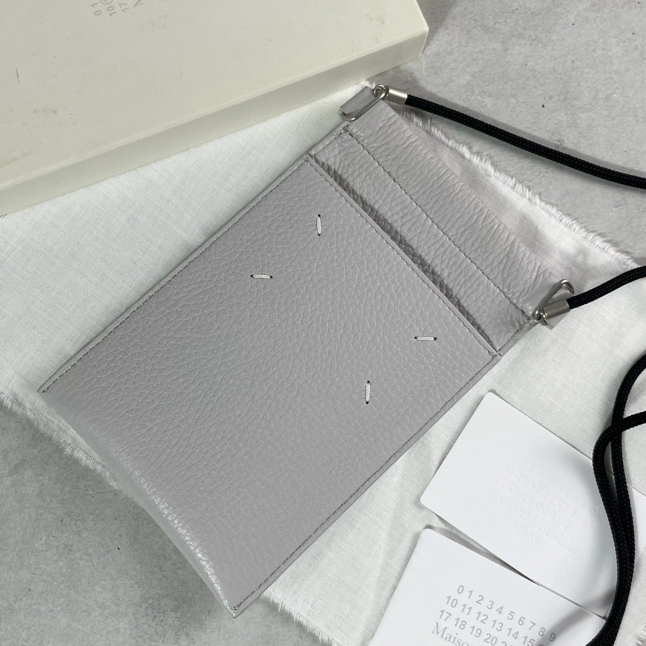 美品✨Maison Margiela メゾンマルジェラ スマホショルダー iphone 