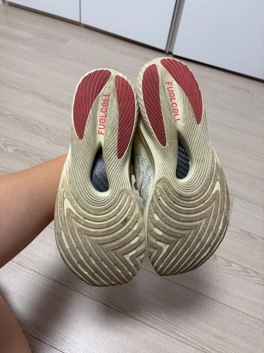 275 ニューバランス x ストーンアイランド x 東京デザインスタジオ