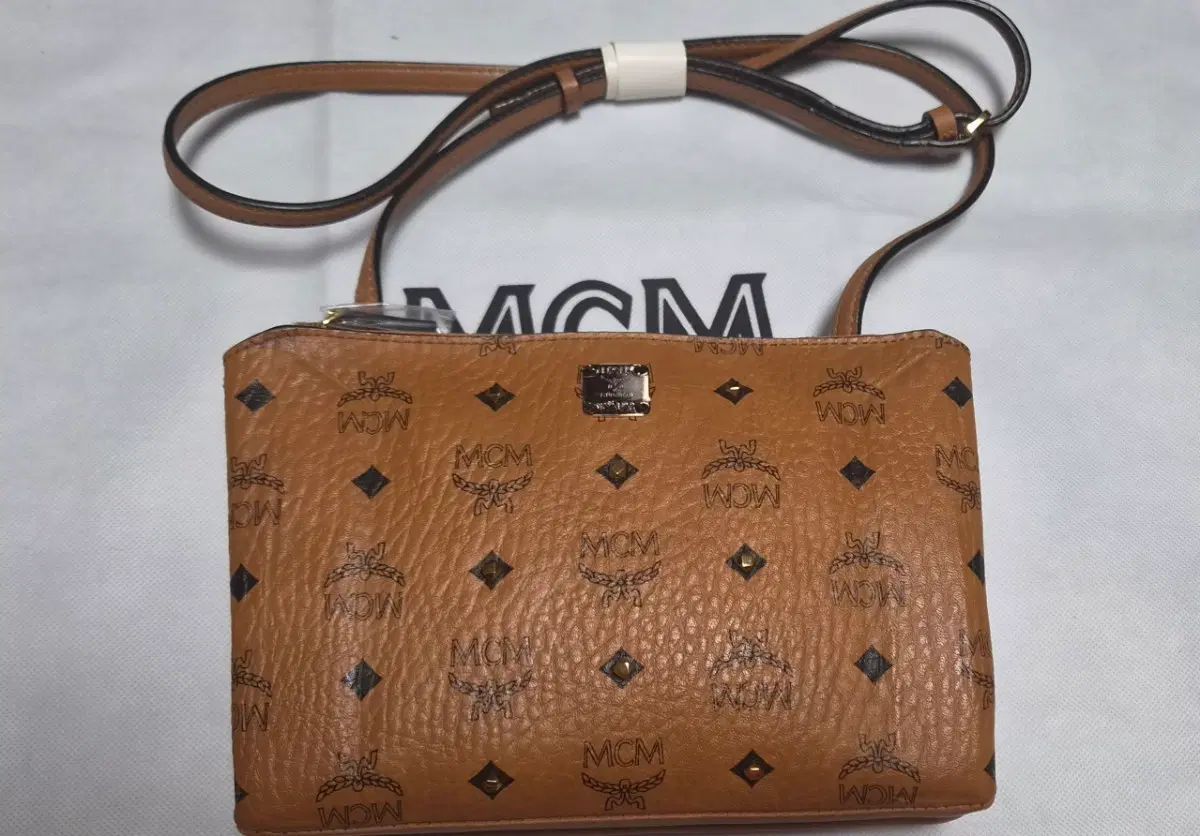 MCM（エム シー エム）ハンドバッグ