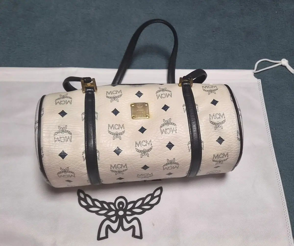 MCM（エム シー エム）ハンドバッグ