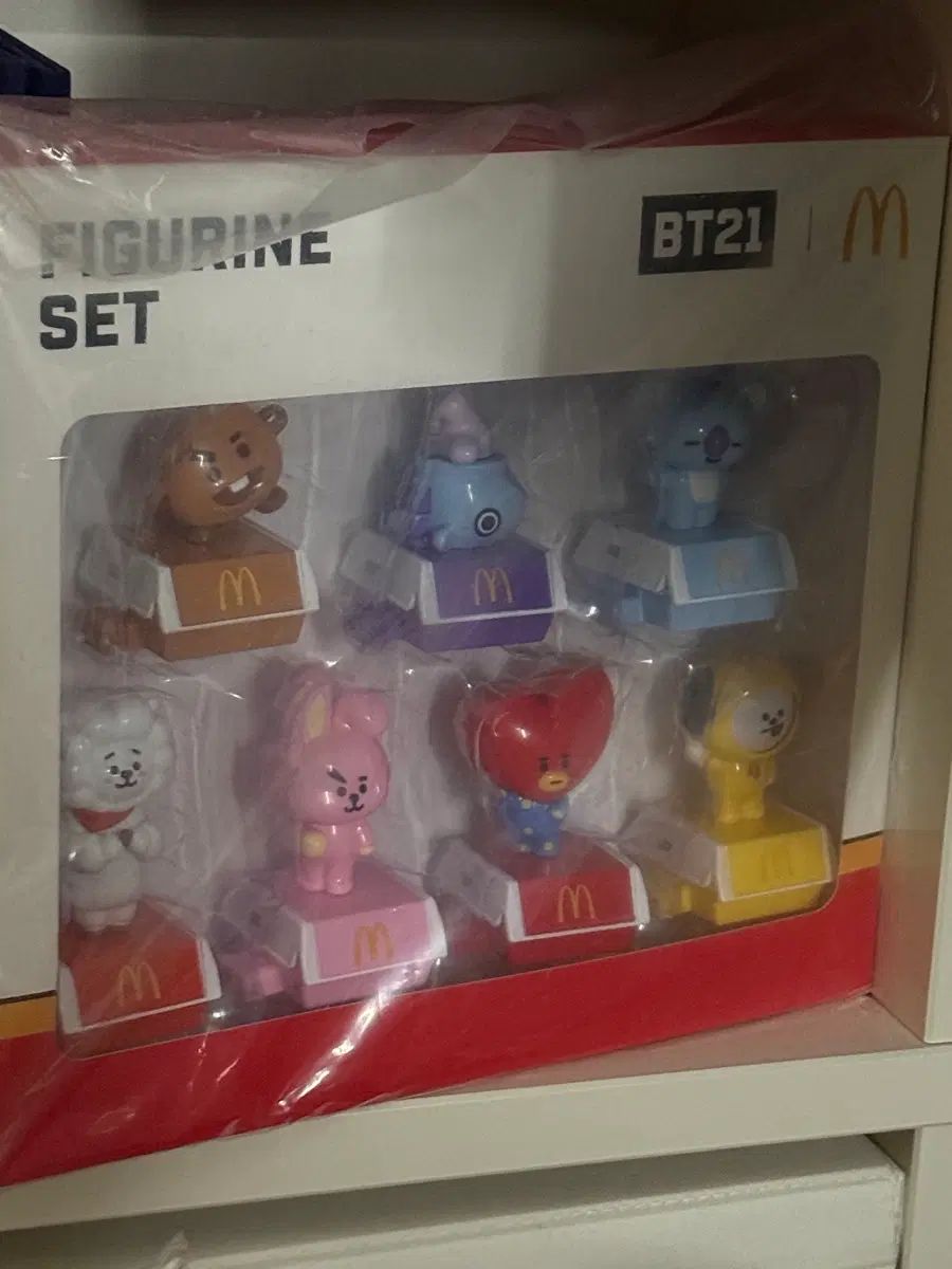 BTS BT21 x マクドナルド 限定モデル コレクターキーキット 7種 フルセット (未開封) 18,443円