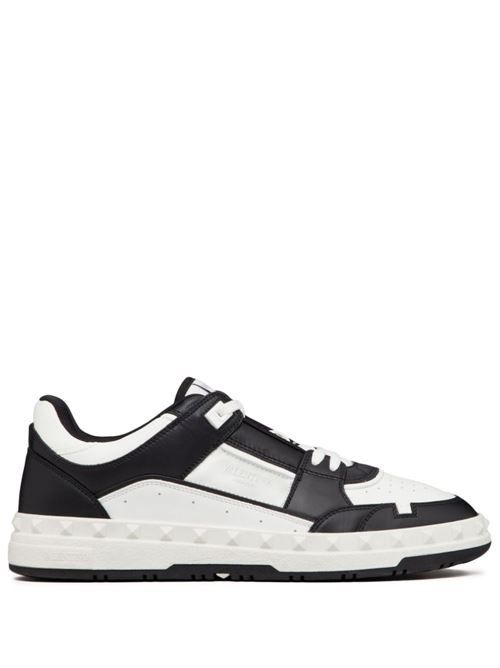 VALENTINO GARAVANI フリードット レザー スニーカー 送料無料 66,990円