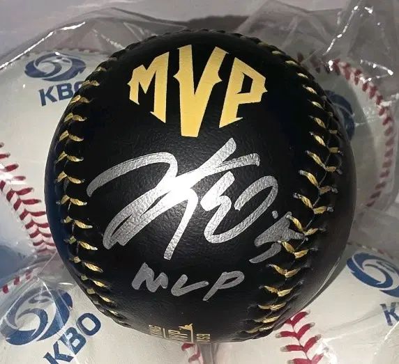 KIAタイガース キム・ドヨン MVP サインボール