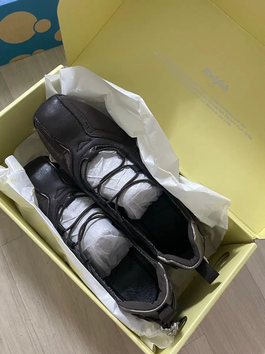 トラディショナル ウェザーウェア サンダル BLISS HEEL STRING SNEAKERS ブラウン 8,970円