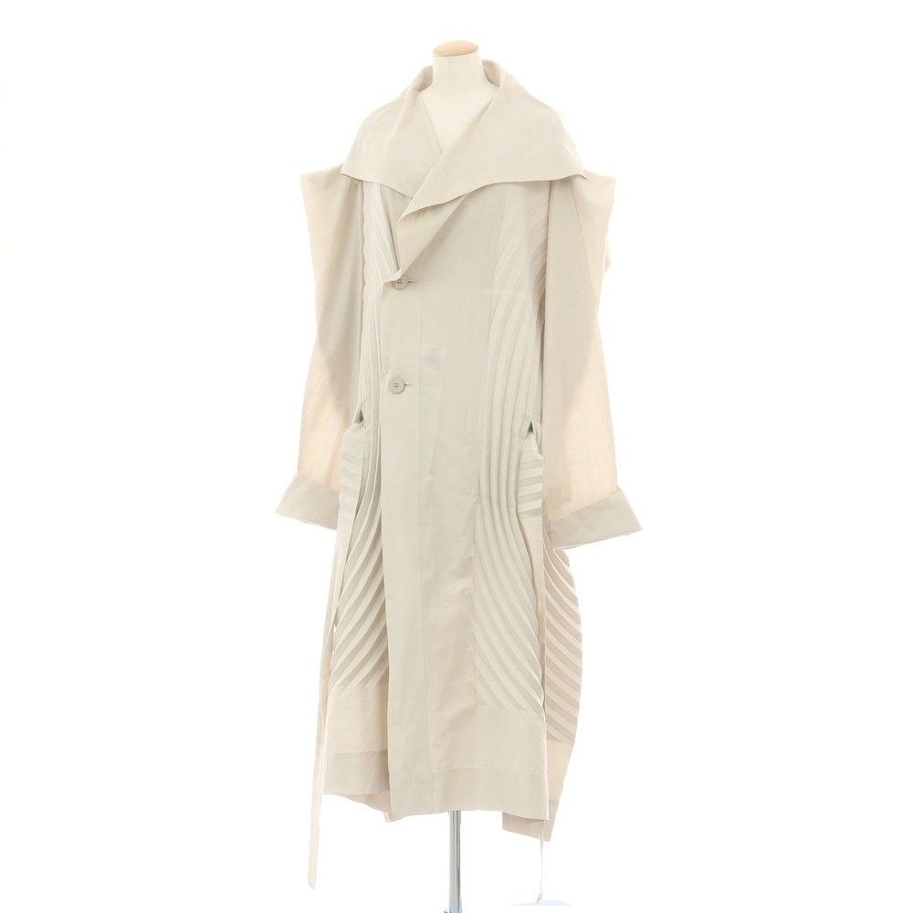 【中古】イッセイミヤケ ISSEY MIYAKE 2025年春夏 プリーツ加工 ベルテッドコート ベージュ【サイズ表記なし（L位）】【レディース】