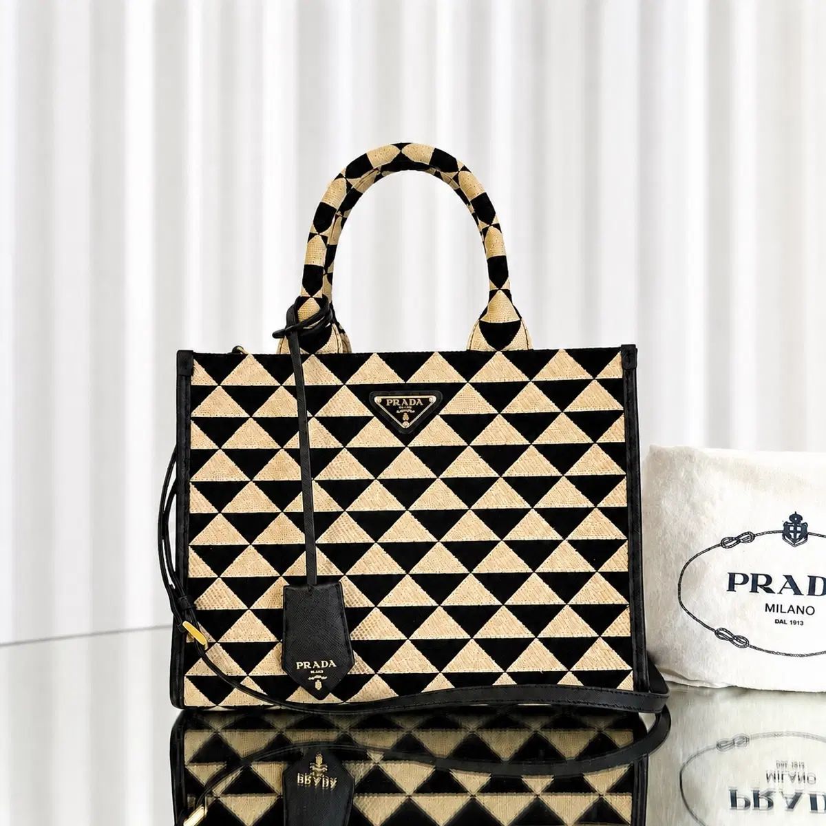 PRADA プラダ シンボル 刺繍 トートバッグ 1BA354