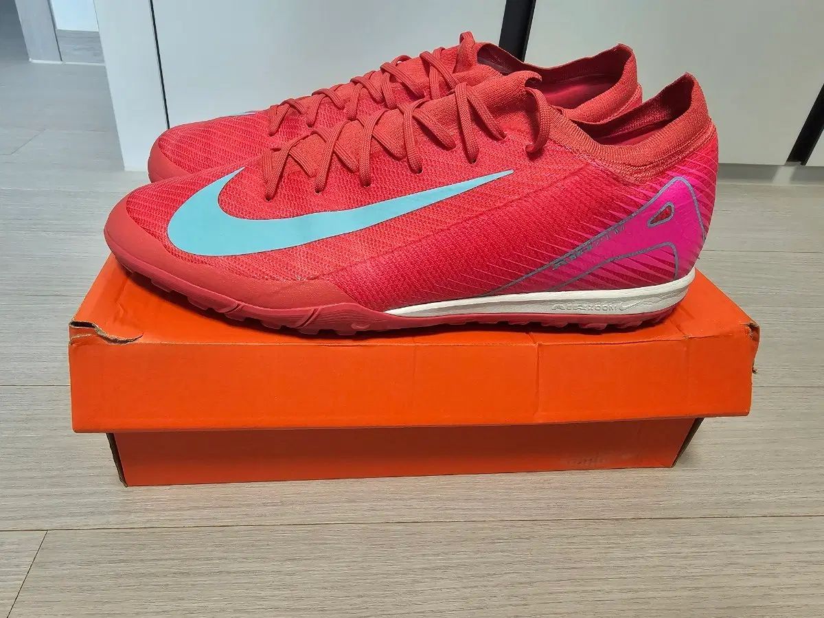 ナイキ ズーム ヴェイパー 16 PRO TF サッカーシューズ 310サイズ