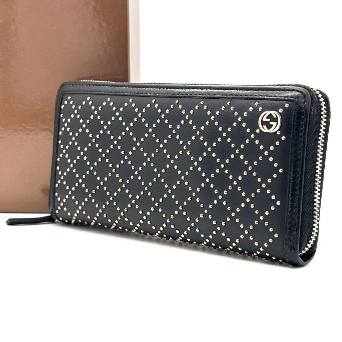 ✨美品✨GUCCI ディアマンテ スタッズ ラウンドファスナー 長財布 ブラックレザーに輝く装飾美】 GUCCI 長財布 ディアマンテ スタッズ
