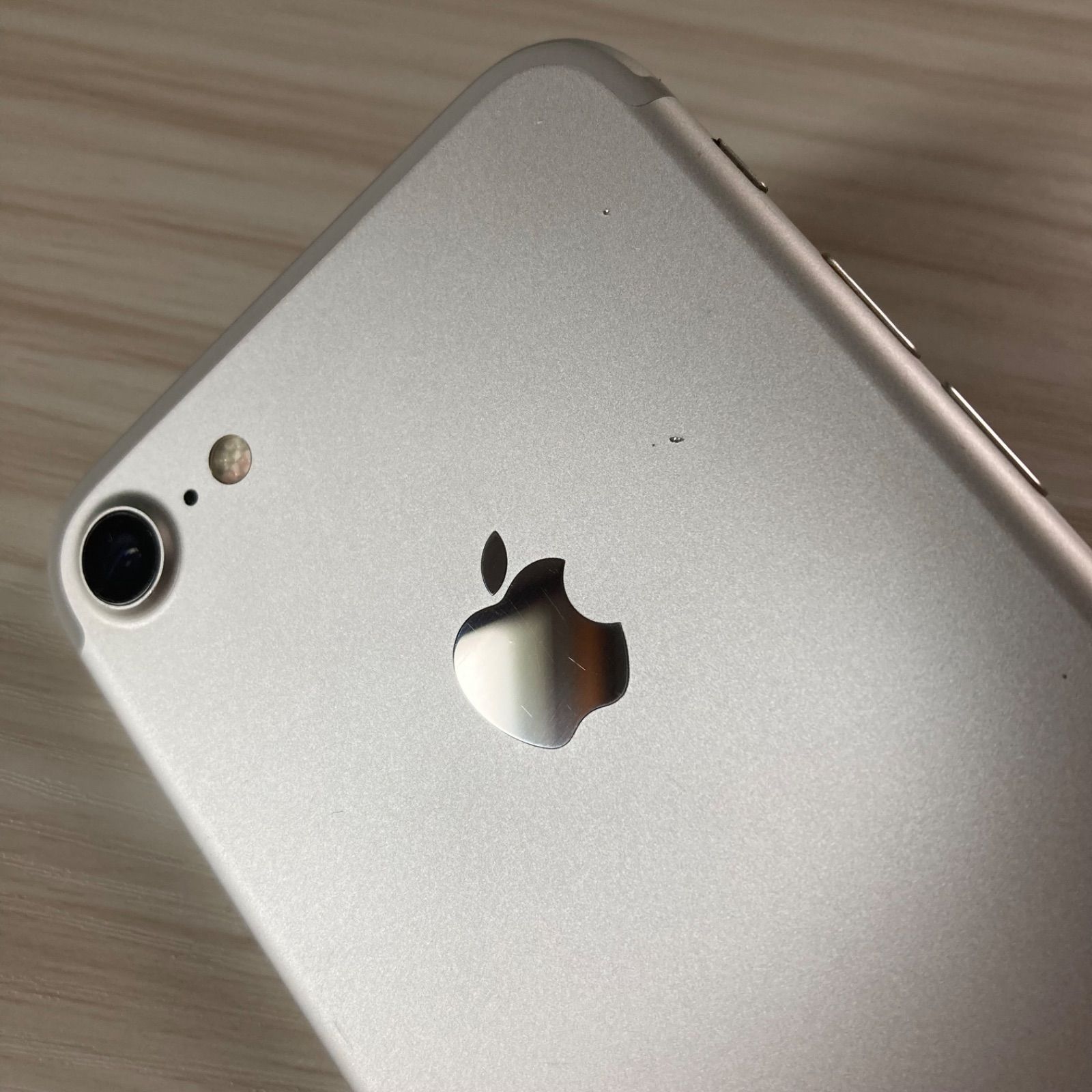 iPhone 7 32GB Silver SIMフリー バッテリー86% - メルカリ