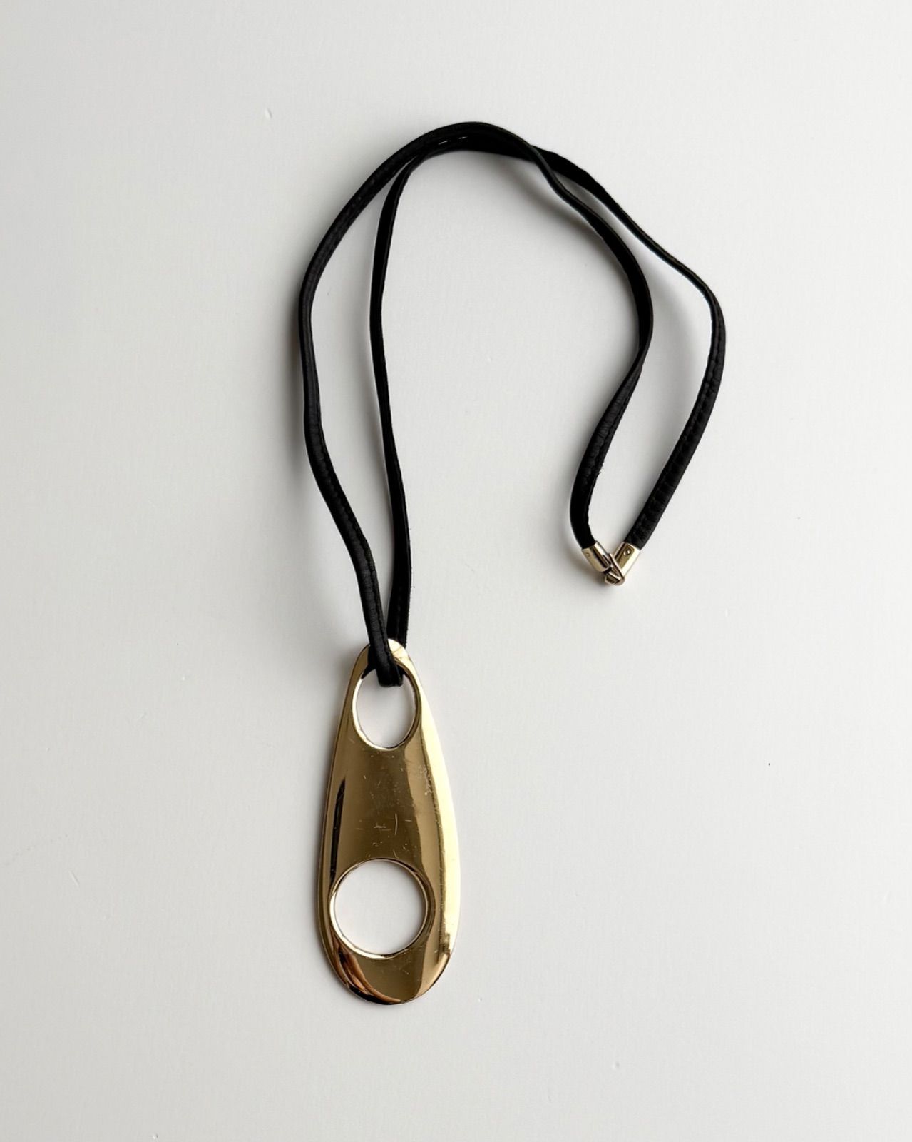 FW1996 GUCCI BY TOM FORD METAL NECKLACE グッチ 1996年 archive アーカイ ブトムフォード期 メタルネックレス メタルプ レート ネックレス レザー 74,800円